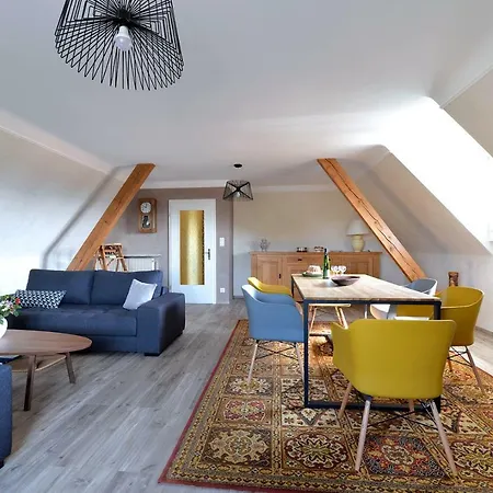 Aux Deux Clochers Apartman *