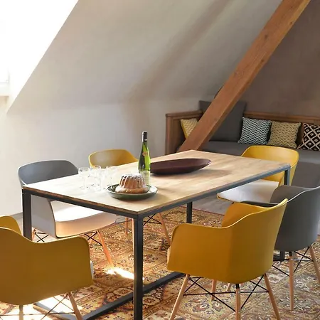 Aux Deux Clochers Apartman *