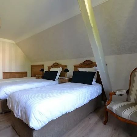 Aux Deux Clochers Appartement *
