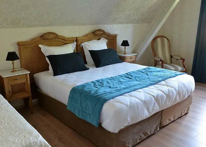 Aux Deux Clochers Apartamento