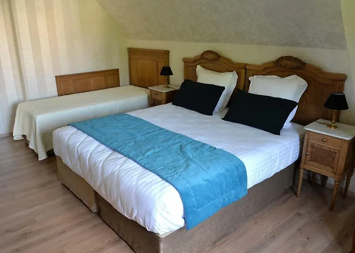 Aux Deux Clochers Apartamento